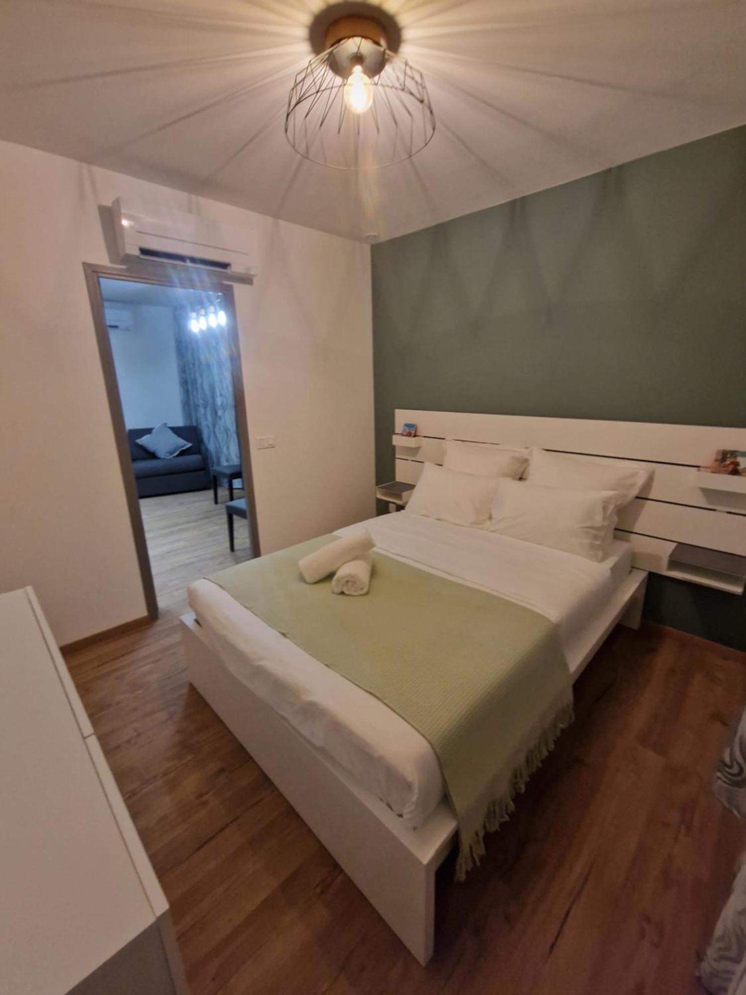 Avec 3 Et Un Appartement Viry-Châtillon