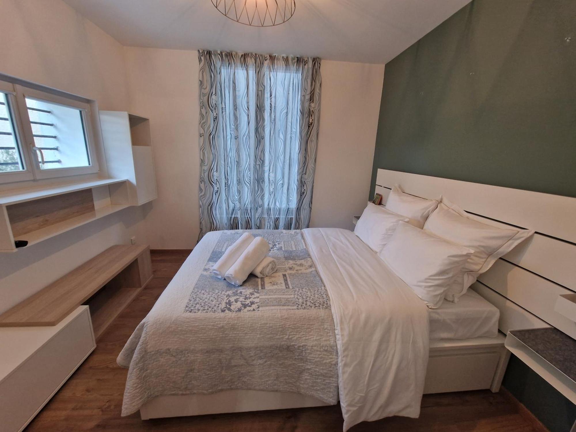 Avec 3 Et Un Appartement