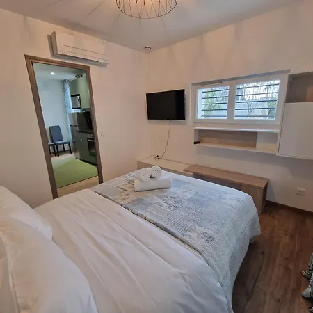 Maison D'Hotes Avec 3 Appartements Et Un Studio Viry-Châtillon Buitenkant foto